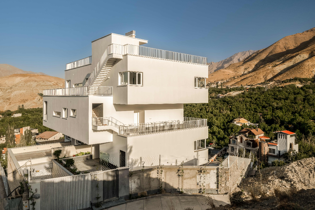 رتبه سوم مشترک: ساختمان چندخانواری سمن، لواسان